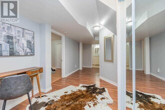 218 Silverbirch Dr in Newmarket, ON - Building Photo - Building Photo