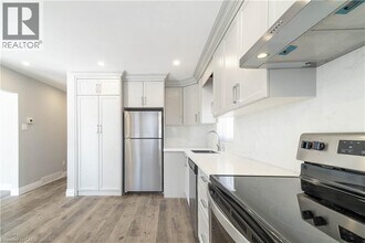 196 Upper Paradise Rd in Hamilton, ON - Building Photo - Building Photo