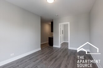 3540 N Broadway St, Unit DS38 in Chicago, IL - Building Photo - Building Photo