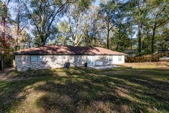 118 Milliken Dr in Livingston, TX - Building Photo - Building Photo