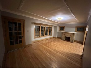 6229 W Lloyd St in Wauwatosa, WI - Building Photo - Building Photo