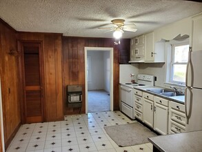 1302 Highland Ave in Elizabeth City, NC - Foto de edificio - Building Photo