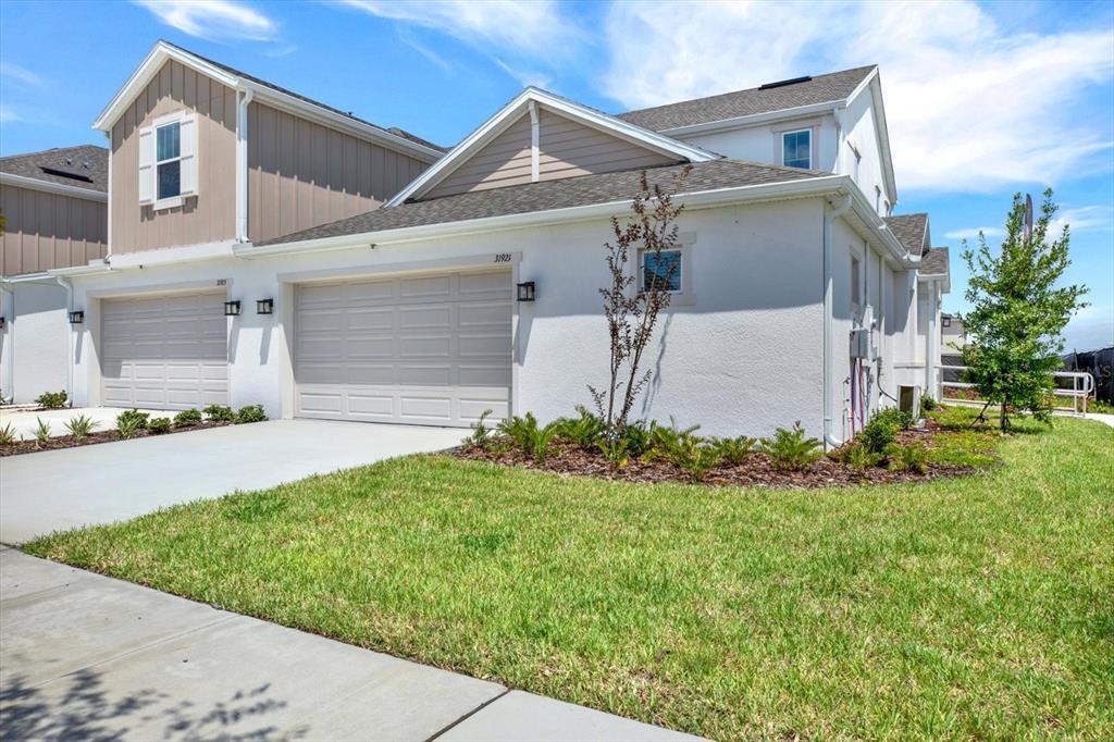 9840 Crystal Prospect Pass in Wesley Chapel, FL - Foto de edificio