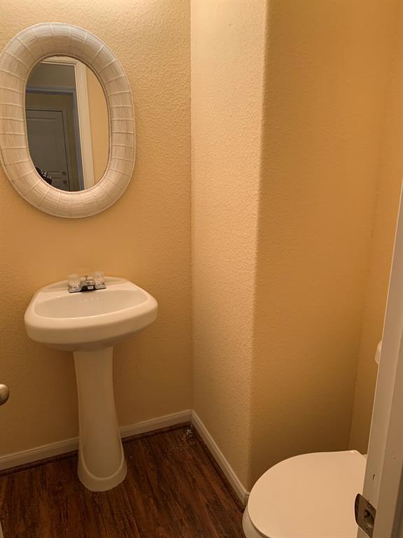 8607 Beviamo St photo'