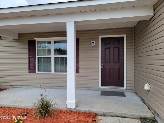 416 Amaryllis Ln in Holly Ridge, NC - Building Photo - Building Photo