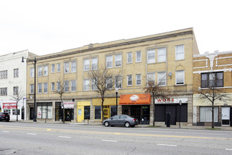 Mixed-Use Building in Chicago, IL - Building Photo - Building Photo