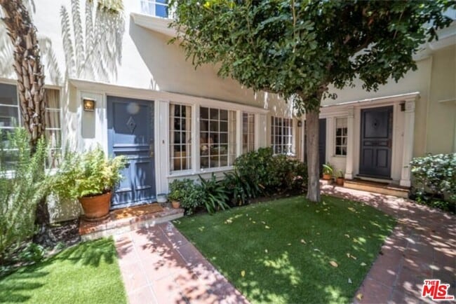 9976 Durant Dr in Beverly Hills, CA - Building Photo - Building Photo