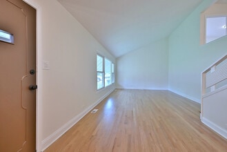 6750 N Kostner Ave in Lincolnwood, IL - Building Photo - Building Photo