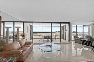 100 Lakeshore Dr in North Palm Beach, FL - Building Photo - Building Photo