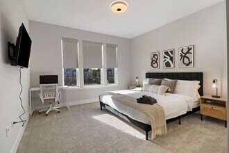 28294 Ferry Rd, Unit SI ID1366990P in Warrenville, IL - Foto de edificio - Building Photo