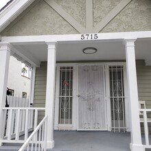 5715 S Rimpau Blvd in Los Angeles, CA - Building Photo - Building Photo