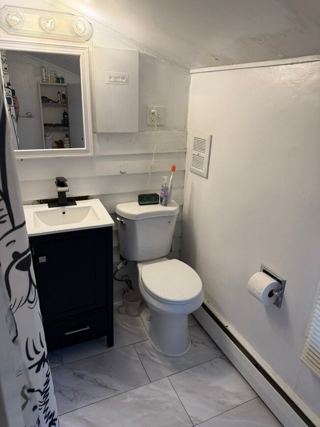 47 Hill St in Hamden, CT - Building Photo - Building Photo