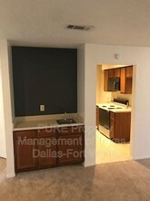 741 Berkley Plaza in Irving, TX - Building Photo - Building Photo