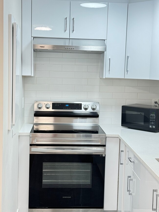 16792 18B Av in Surrey, BC - Building Photo - Building Photo