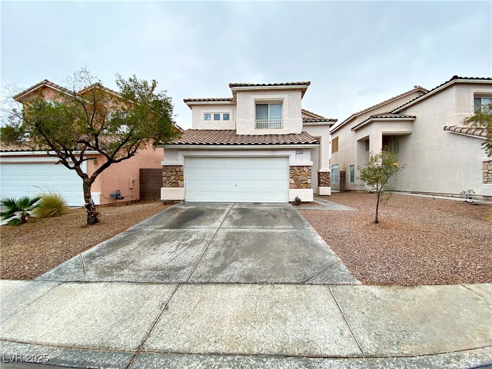 7959 Blue Brook Dr in Las Vegas, NV - Building Photo