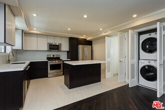 1211 9th St in Santa Monica, CA - Building Photo - Building Photo