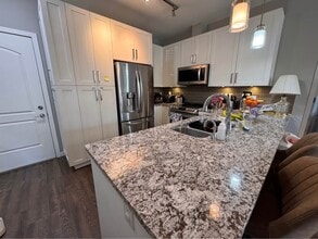 6490 194 St in Surrey, BC - Building Photo - Building Photo