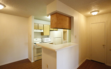 Sherwood Place in Baton Rouge, LA - Building Photo - Building Photo