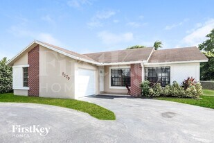 8570 NW 3rd St in Pembroke Pines, FL - Building Photo