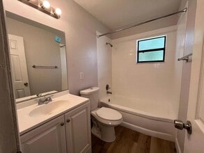 6562 Redwood Oaks Dr in Orlando, FL - Building Photo - Building Photo