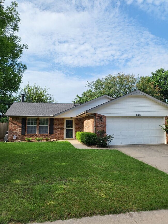 property at 820 Coopers Hawk Dr