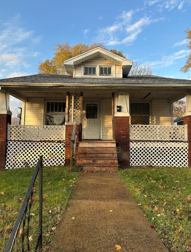 property at 1426 E Locust St