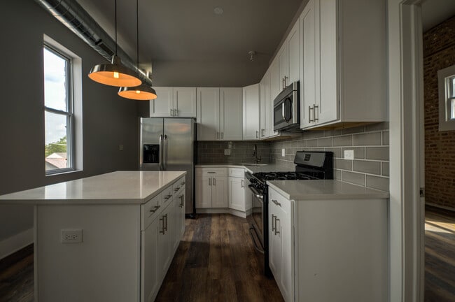 1750 W 21st Pl, Unit 2 in Chicago, IL - Building Photo - Building Photo
