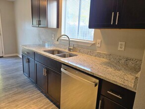 8123 Comanche Pass in Converse, TX - Building Photo - Building Photo