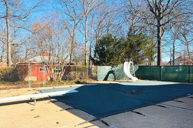 3900 Laurel Rd in Alexandria, VA - Building Photo - Building Photo