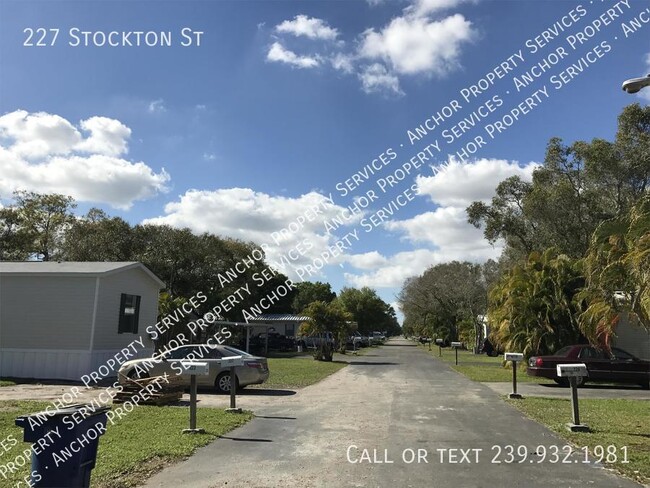 227 Stockton St in North Fort Myers, FL - Building Photo - Building Photo