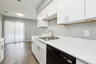 Stonehill - NEW UPGRADES! in Killeen, TX - Building Photo - Building Photo
