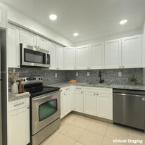 7300 NW 17th St in Plantation, FL - Building Photo