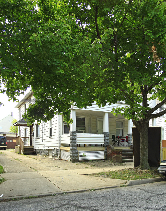 2112 Robin St in Lakewood, OH - Building Photo - Building Photo