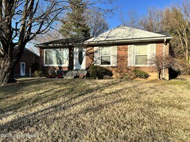 3823 Manner Dale Dr in Louisville, KY - Building Photo
