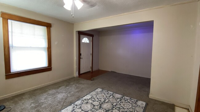 property at 2217 SW Kenilworth Ct