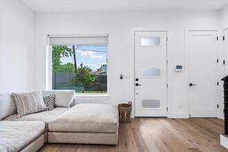 6300 Santos St in Austin, TX - Building Photo - Building Photo