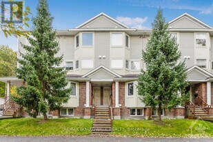 1400 Wildberry Ct in Ottawa, ON - Building Photo