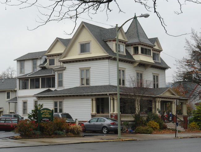 56 W Main St in Lock Haven, PA - Building Photo - Building Photo