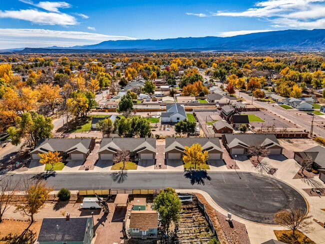 2404 Celtic Ct, Unit #B in Canon City, CO - Foto de edificio - Building Photo