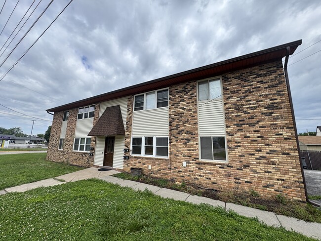 121 4th Ave W, Unit 3