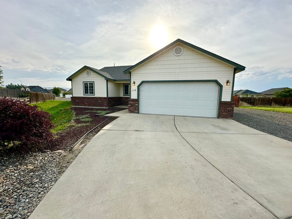112 Joanna Pl in Ellensburg, WA - Building Photo