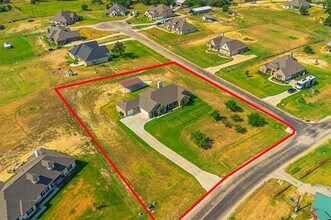 105 Kathy Stephens Ave in Springtown, TX - Building Photo - Building Photo