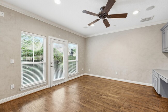 property at 5523 Crooms St