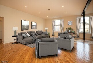 71 N Main St in Lambertville, NJ - Building Photo - Building Photo