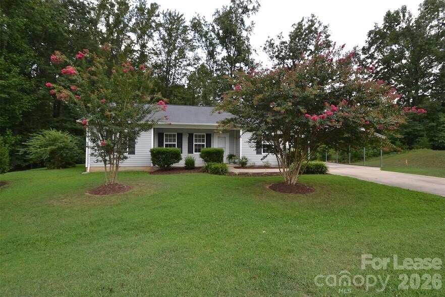 112 Dundee Ct in Maiden, NC - Foto de edificio