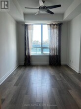 7167 Yonge St in Markham, ON - Building Photo - Building Photo