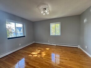 549 Adams St in Boston, MA - Building Photo - Building Photo