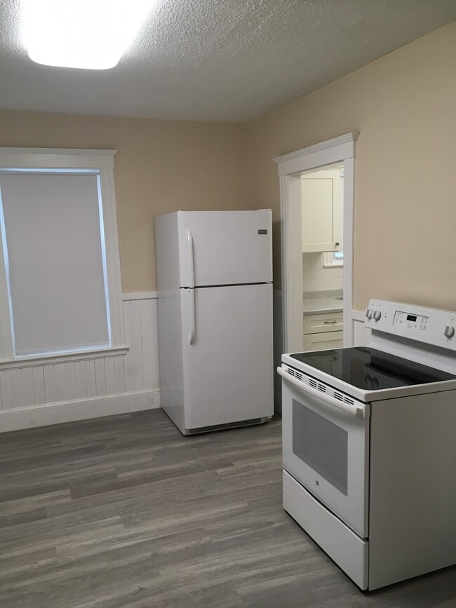 30 Henry Ave, Unit 3 in Lynn, MA - Foto de edificio - Building Photo