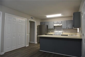 4040 Sand Wedge Cir in Kennesaw, GA - Building Photo - Building Photo