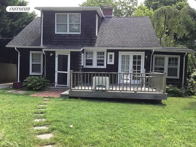 43 Sherrill Rd in East Hampton, NY - Building Photo - Building Photo